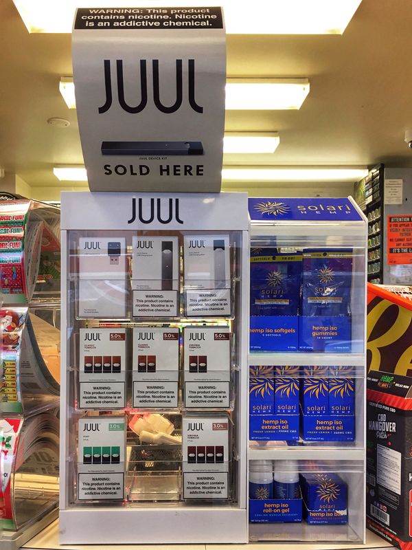 🚨The FDA is reportedly set to ban Juul e-cigarettes in the US for targeting underage smokers with their flavored products and addicting millions of teens.